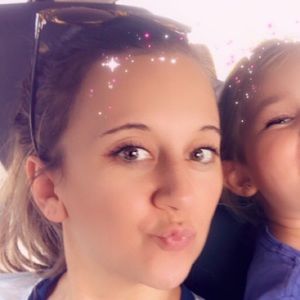 Meet your Posher, Llaura